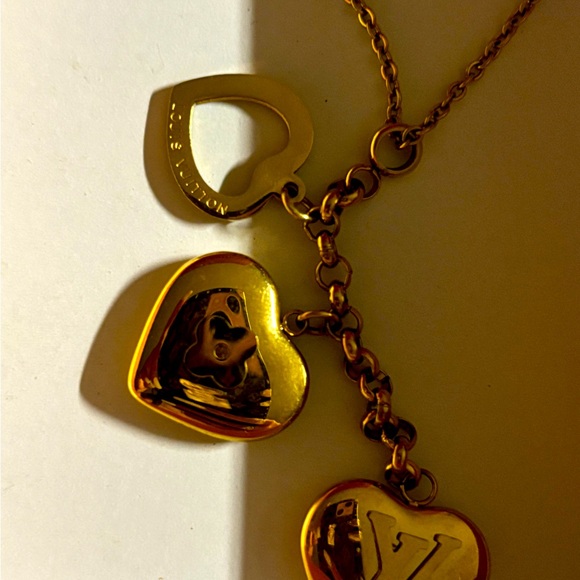 Worn One Time! Authentic LV Necklace with the original box - Picture 4 of 9
